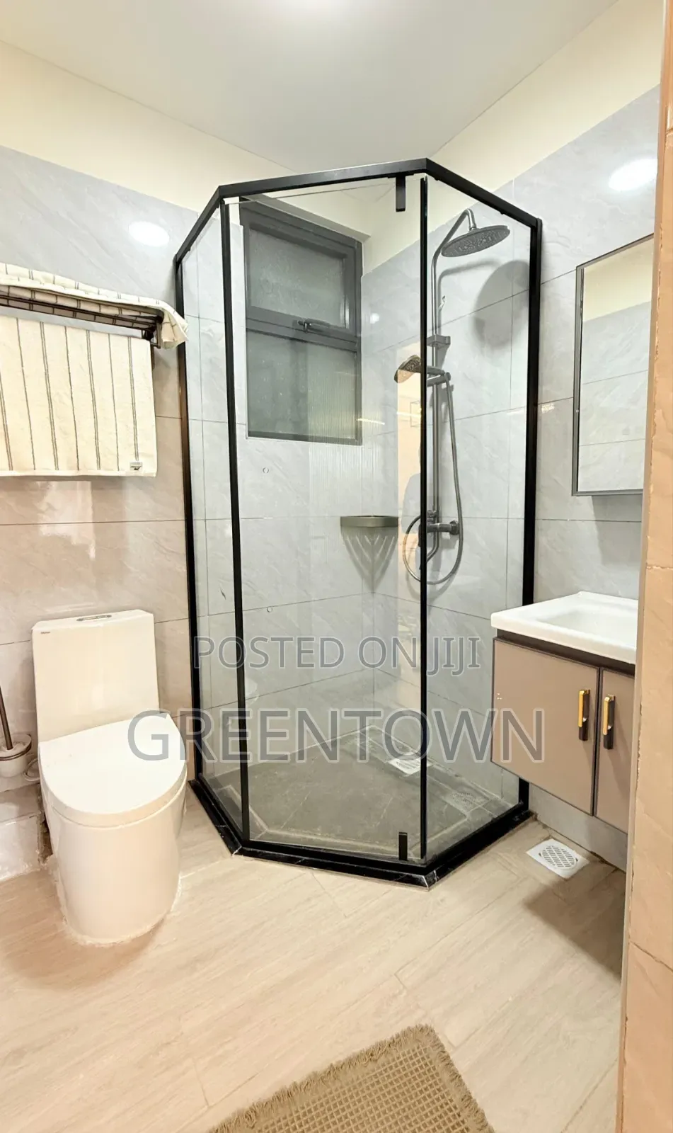3 BDRM Super Westbury Apartments