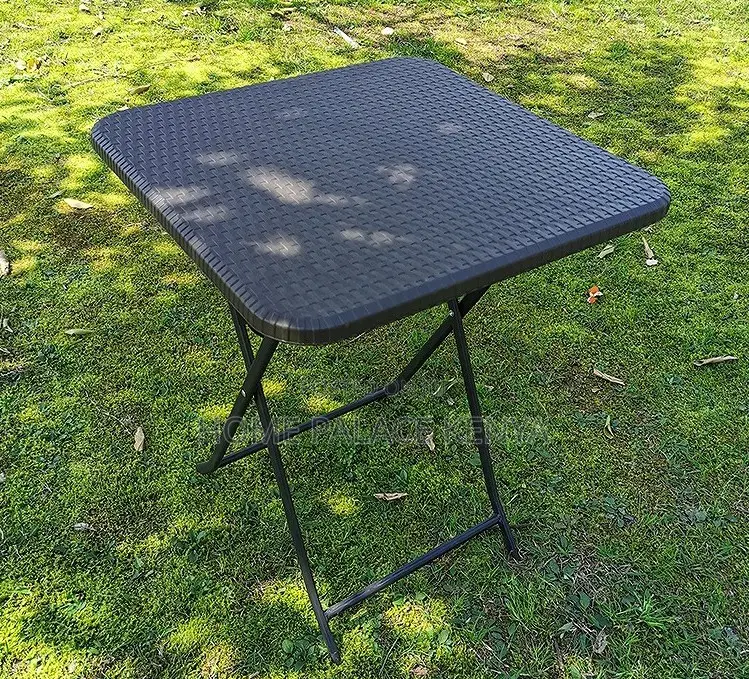 Foldable Table: Rattan Imitation Plastic Trestle Table
