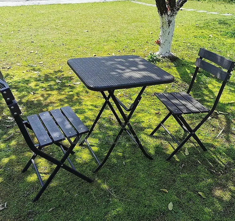 Foldable Table: Rattan Imitation Plastic Trestle Table