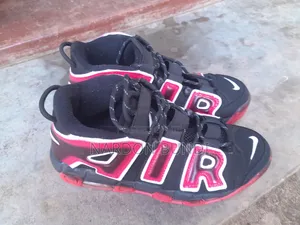 Nike Uptempo