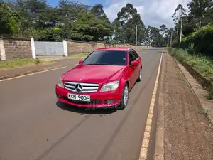 Mercedes-Benz C200 2010 Red