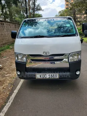 Toyota HiAce 2015 White