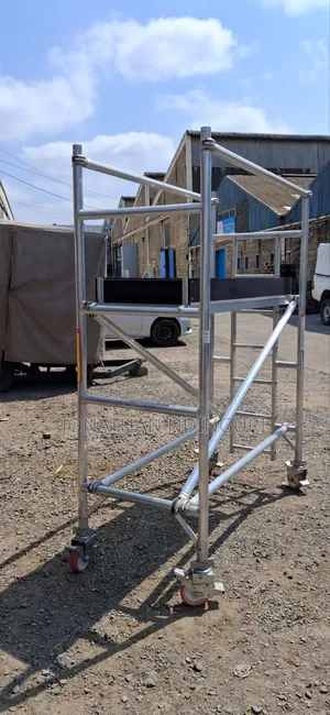 Aluminium Scaffolding Ladder – Lightweight Elevated Access Equipment
