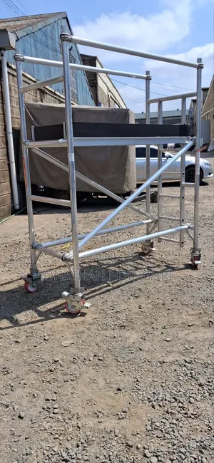 Aluminium Scaffolding Ladder – High Strength Scaffold Tower