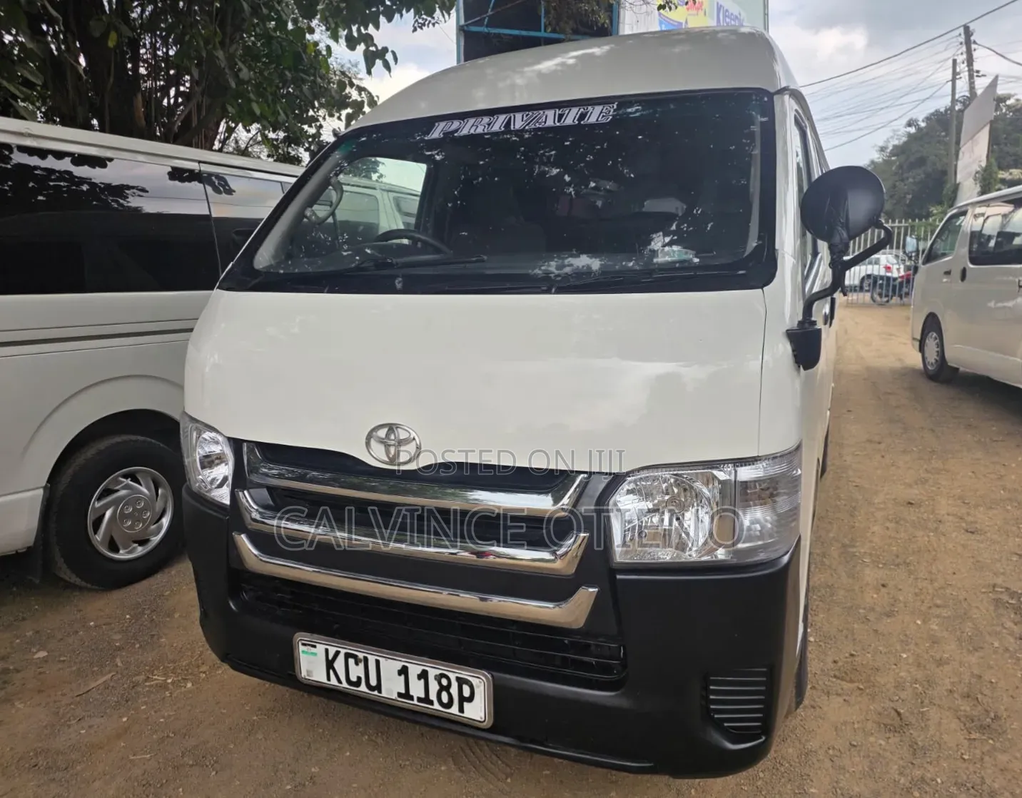Toyota HiAce 2011 White