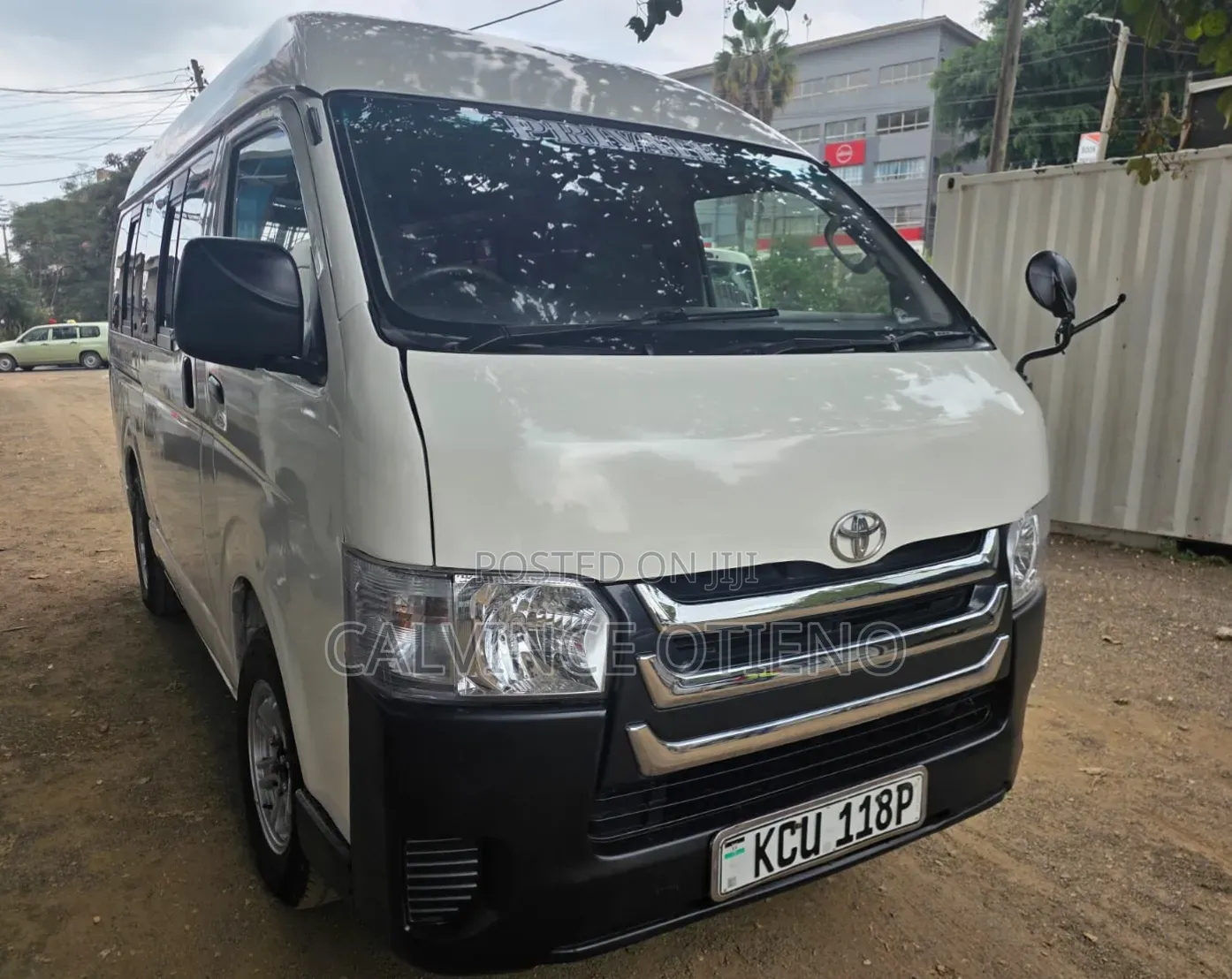 Toyota HiAce 2011 White
