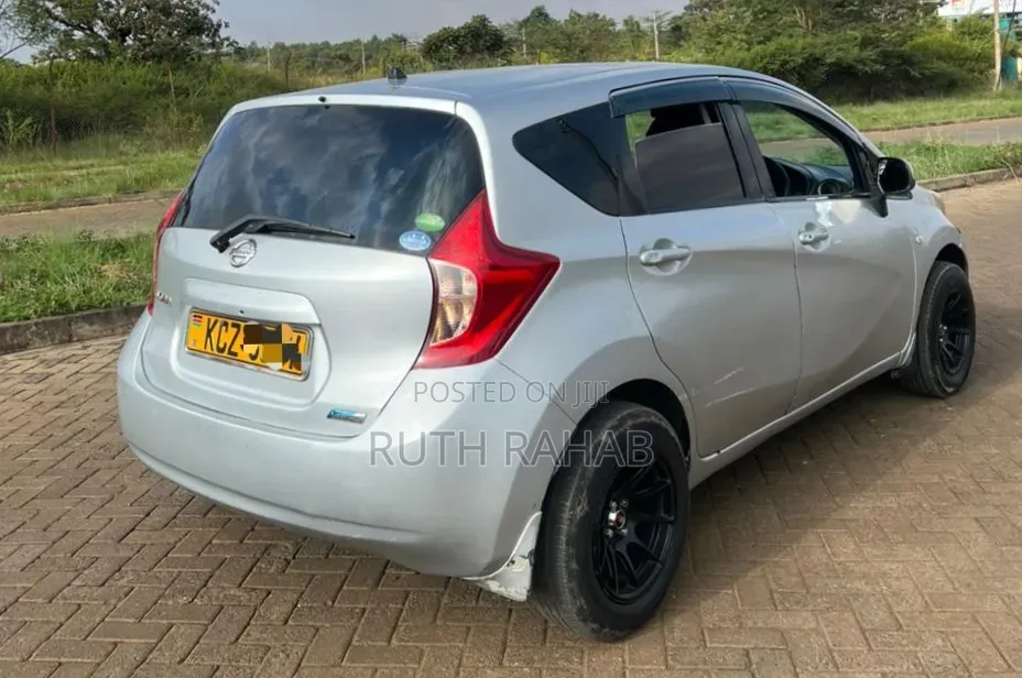 Nissan Note 2013 Silver