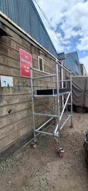 Aluminium Scaffold Ladder – Heavy Duty Construction Access Equipment