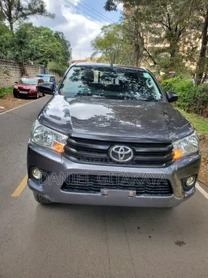 Toyota Hilux 2021 Gray