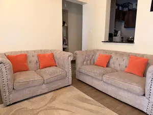 Elegant 5-Seater Chesterfield Sofa Set – Gently Used