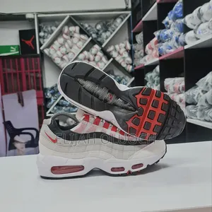 Airmax 95 Comet Red
Sizes : 40-45
