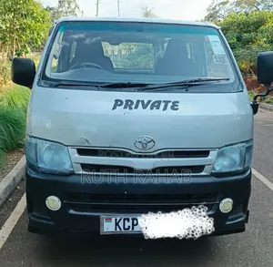 Toyota HiAce 2011 Silver