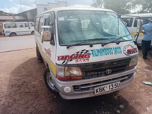 Toyota HiAce 2003 White