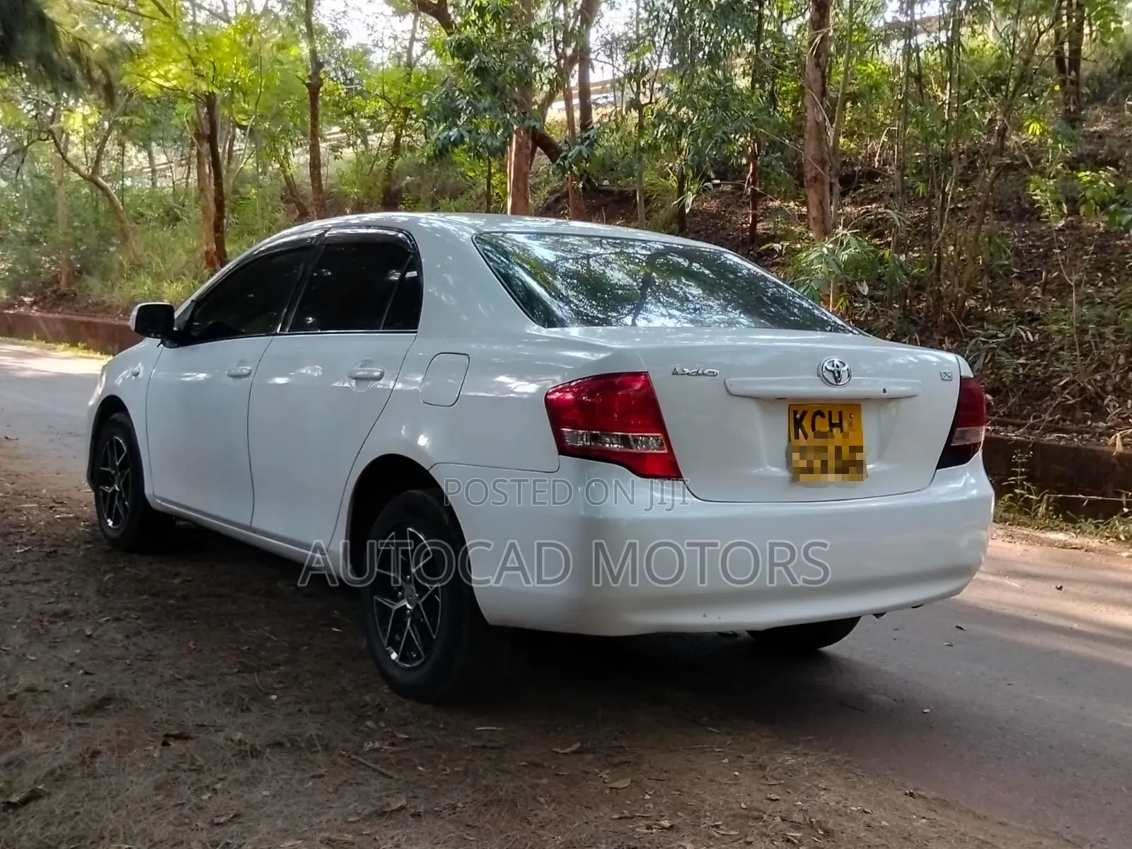Toyota Axio 2009 White