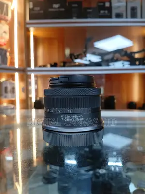 Canon Rf-S 18-45mm F/4.5-6.3 Is STM Lens