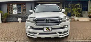 Toyota Land Cruiser 4.6 V8 ZX 2020 White