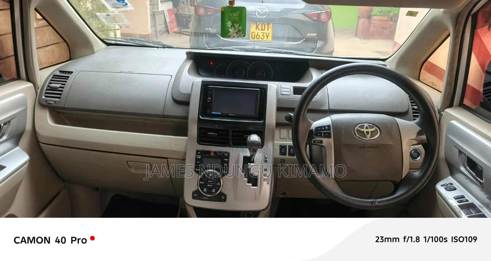 Toyota Noah 2012 White