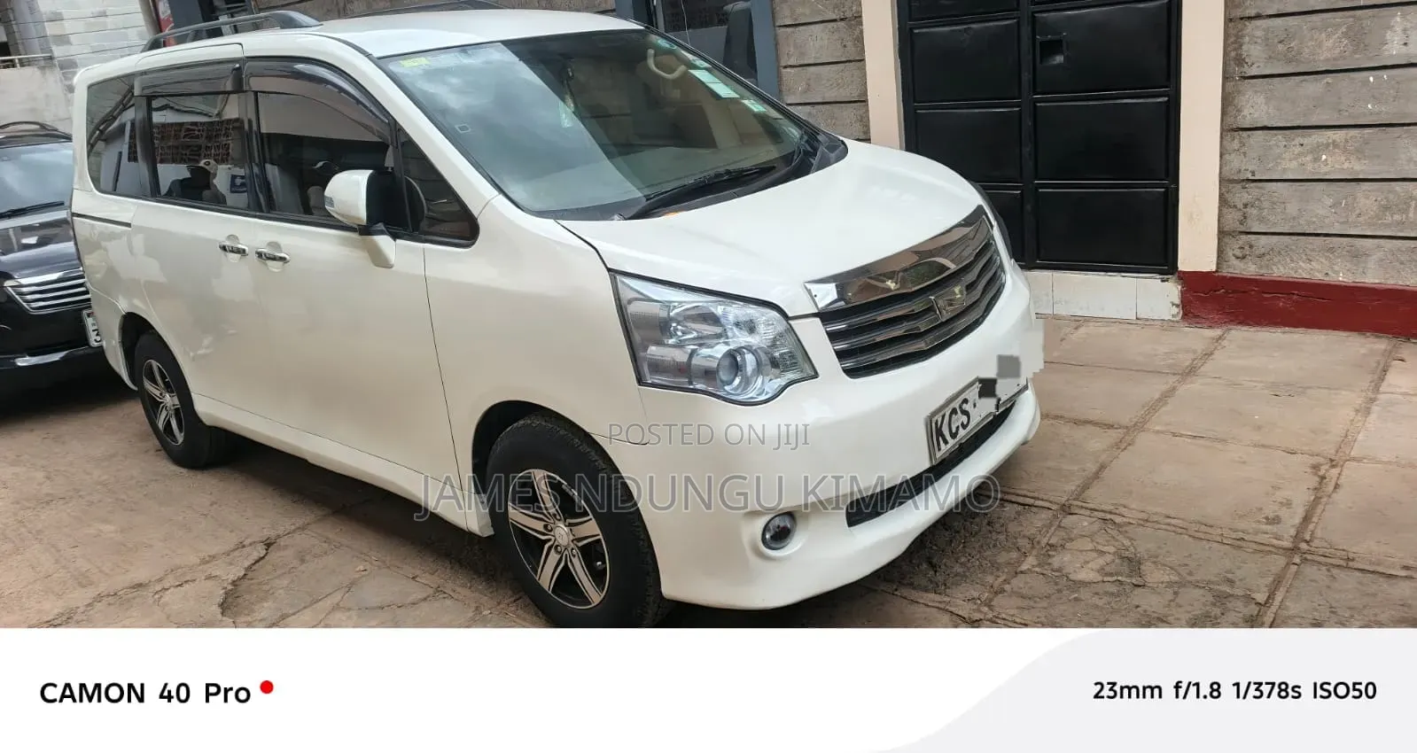 Toyota Noah 2012 White