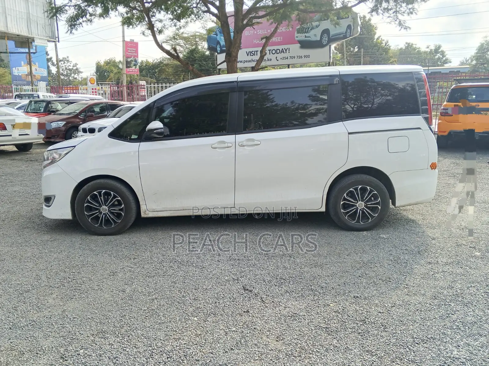 Toyota Noah 2019 White
