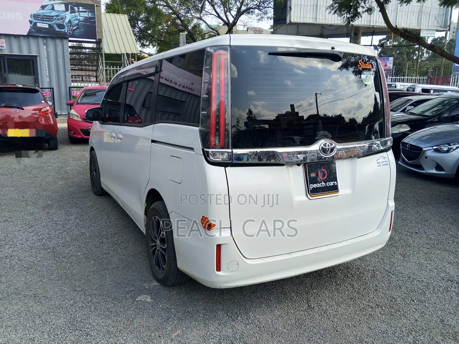 Toyota Noah 2019 White