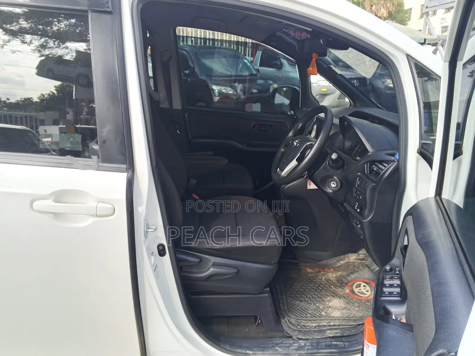 Toyota Noah 2019 White
