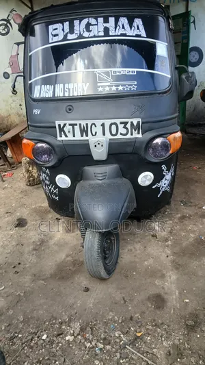 Piaggio 2021 Black