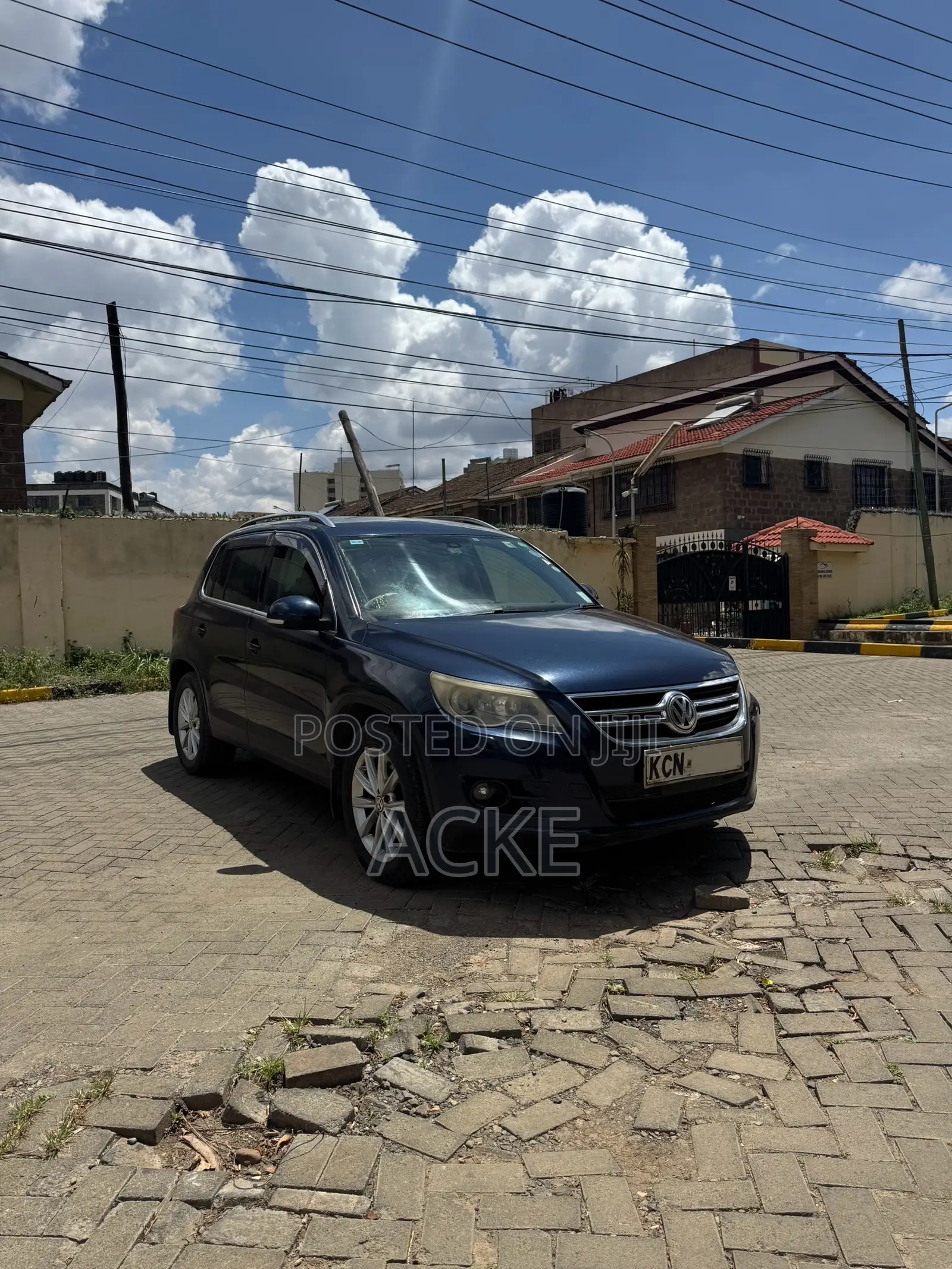 Volkswagen Tiguan 2011 Blue