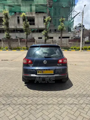 Volkswagen Tiguan 2011 Blue