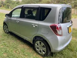Toyota Ractis 2009 Silver