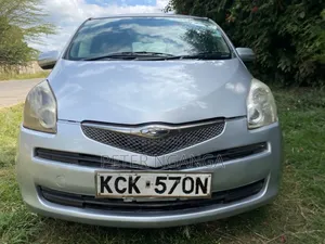 Toyota Ractis 2009 Silver