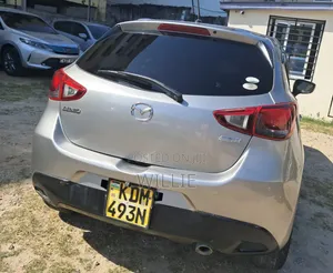 Mazda Demio 2016 Silver