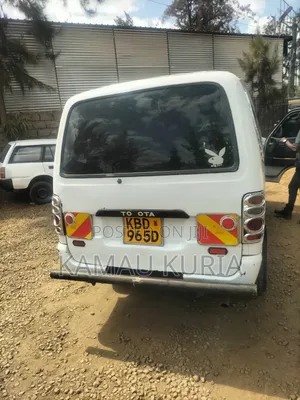 Toyota HiAce 2002 White