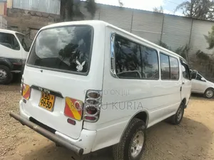 Toyota HiAce 2002 White
