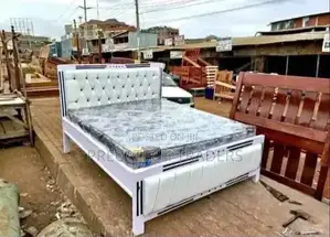 4x6 Upholstered Mocket Bed