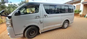 Toyota Regius 2017 Silver