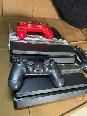 Ps4 Slim With 2game Pad