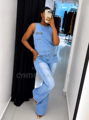 Fashionable Two-Piece Jeans