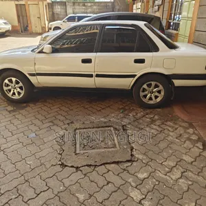 Toyota Corolla 1990 White
