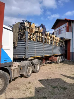 Trailer for Loose Cargoes Transport and Delivery