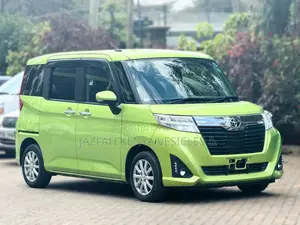 Toyota Roomy 1.0 AWD 2018 Green