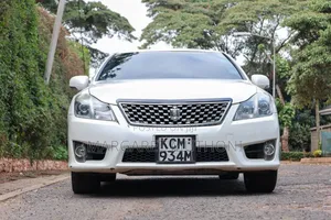 Toyota Crown 2011 White