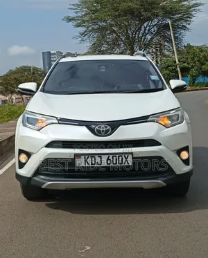 Toyota RAV4 Limited 4dr SUV AWD (2.5L 4cyl 6A) 2015 White