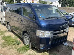 Toyota HiAce 2019 Blue
