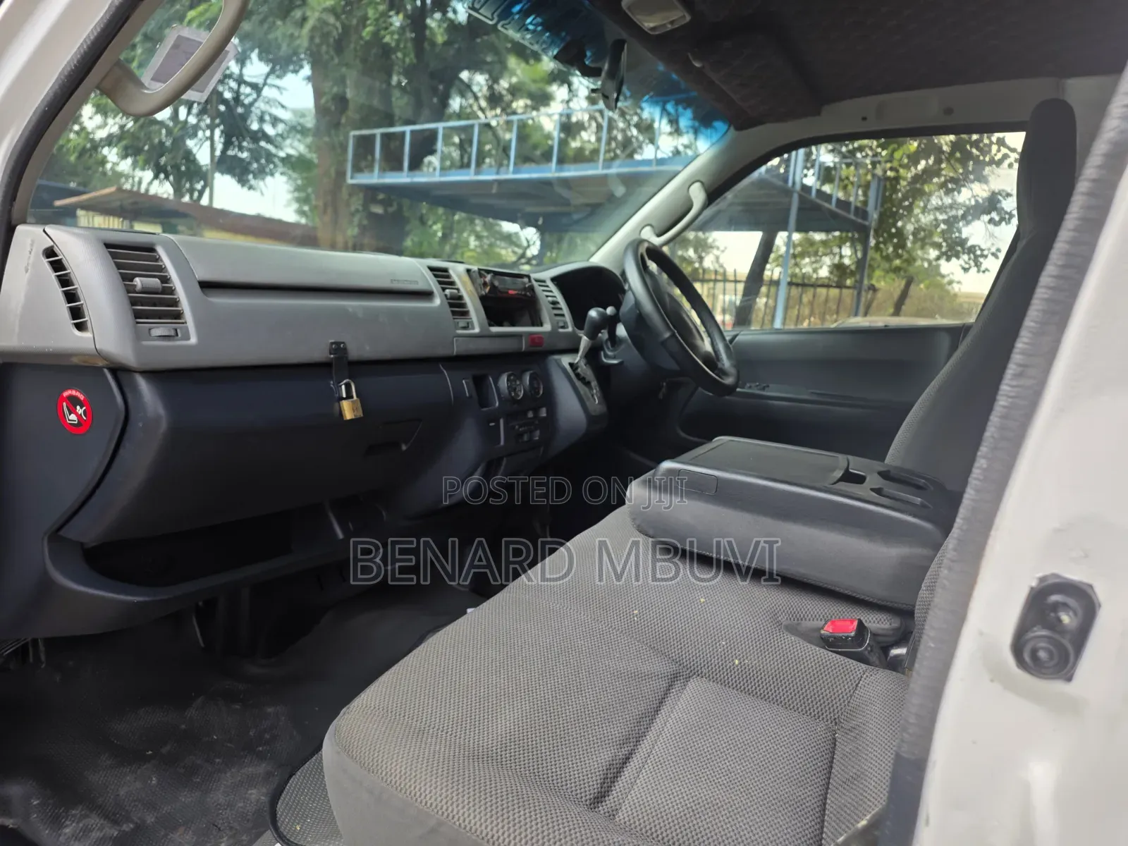 Toyota HiAce 2015 White