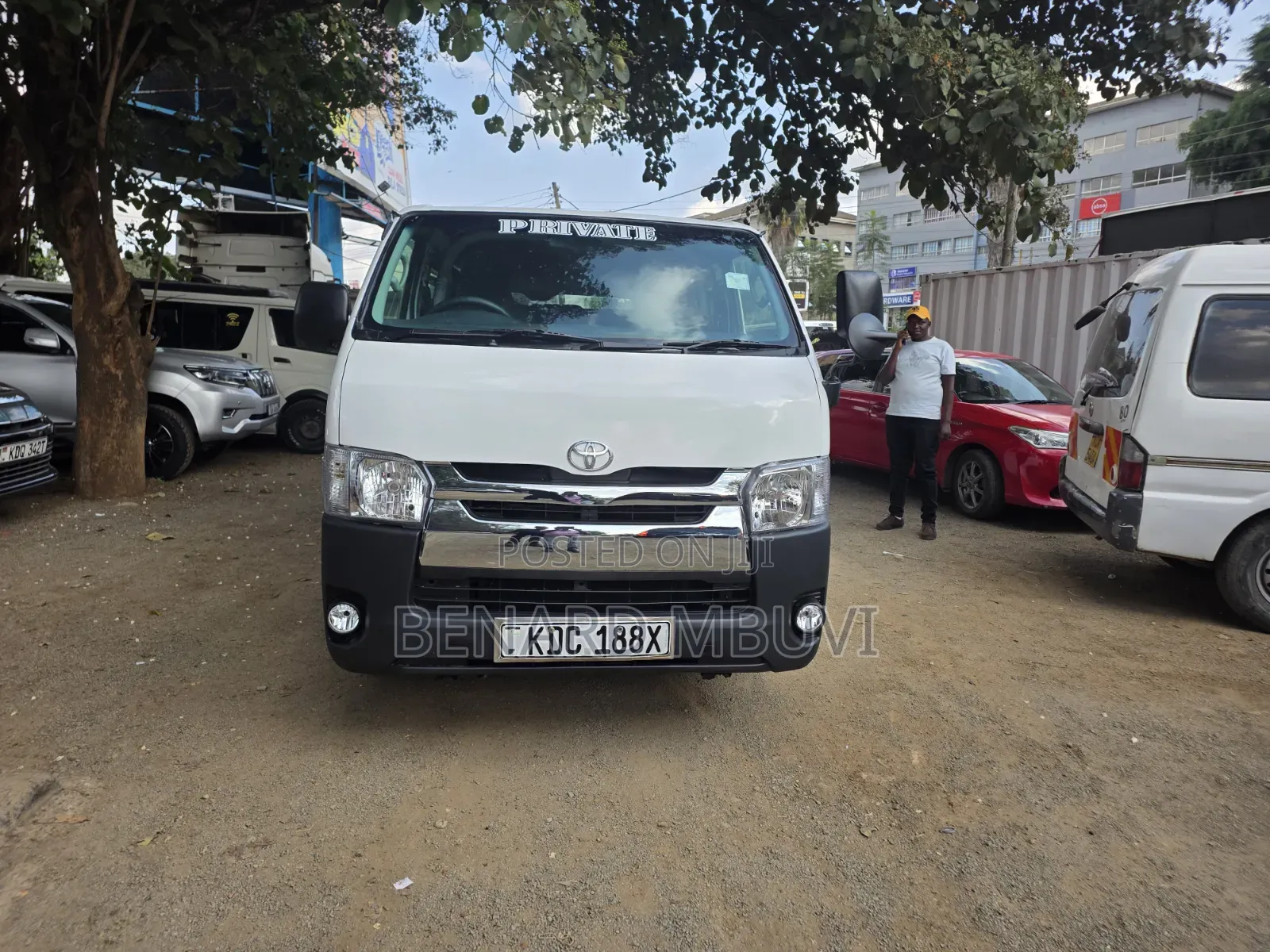 Toyota HiAce 2015 White