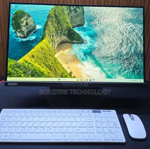 Desktop Computer Lenovo 8GB AMD Ryzen 5 SSD 256GB