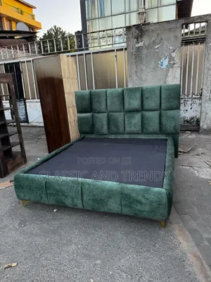 5x6 Elegant Modern Upholstered Bed