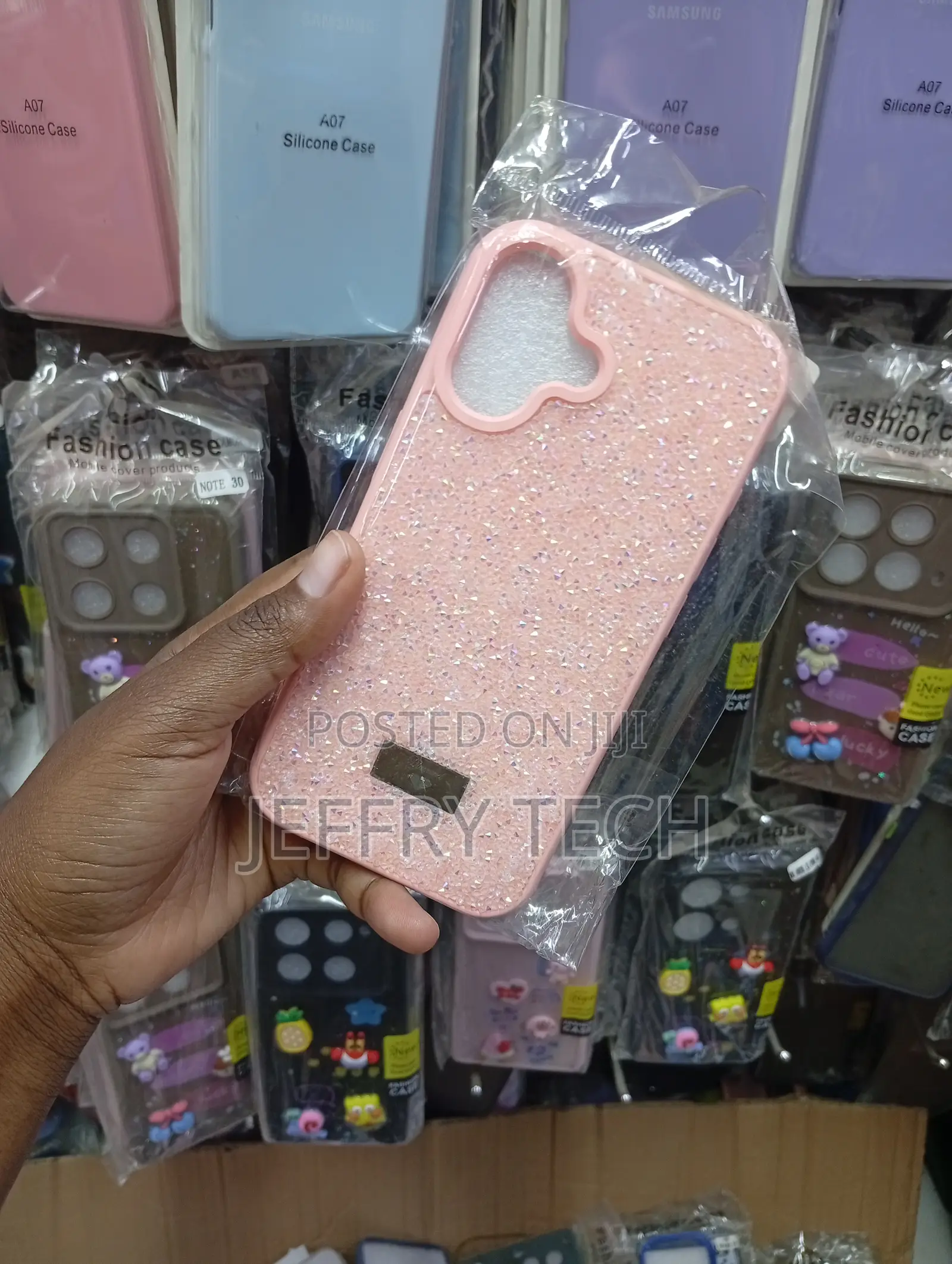 Infinix Hot 40 Wavy, Cloud-Like Frame Case