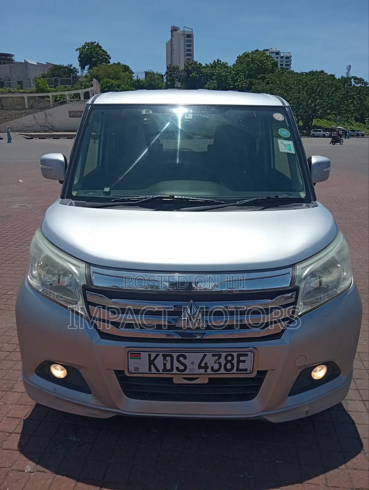Mitsubishi Delica 2016 Silver