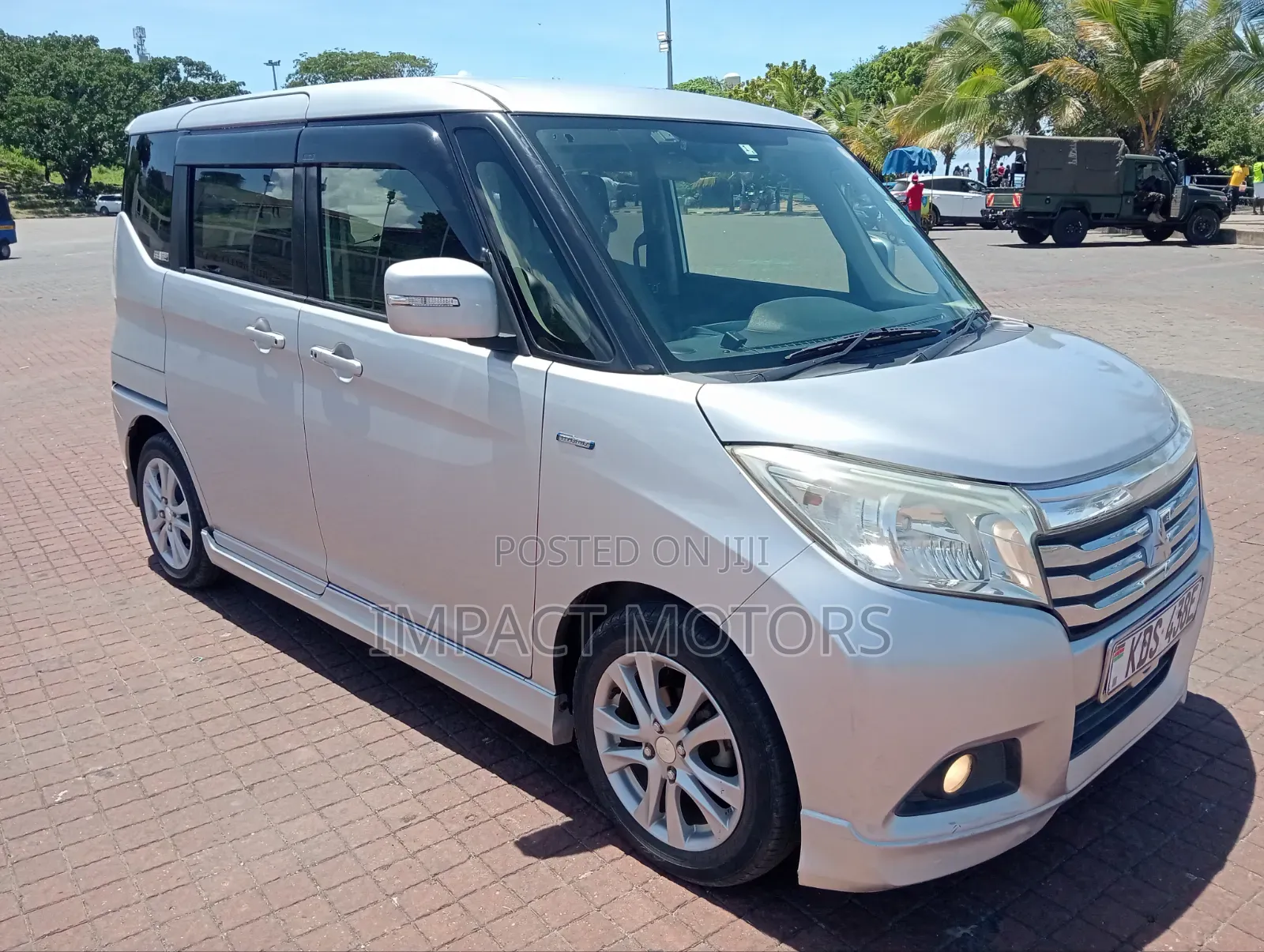 Mitsubishi Delica 2016 Silver